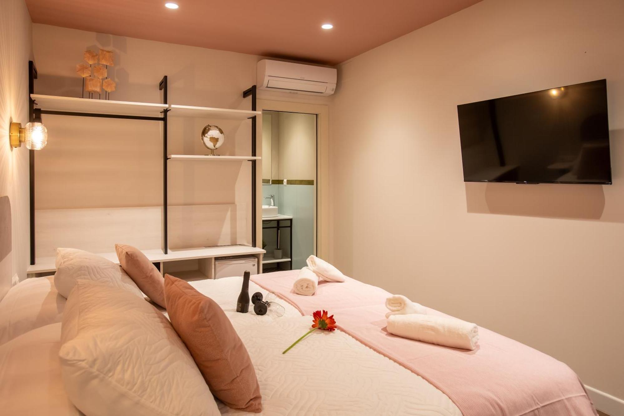Boutique Rooms Playa Burriana Nerja Exterior photo