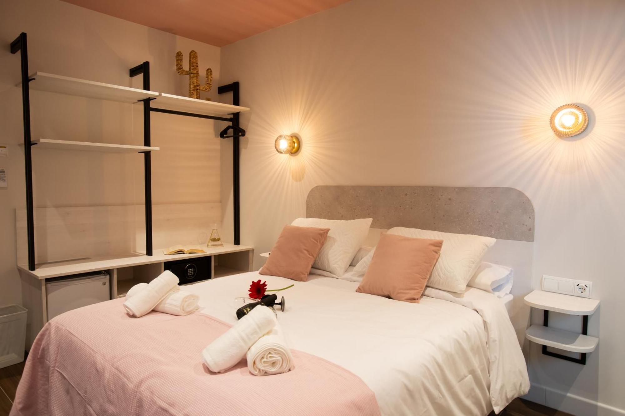 Boutique Rooms Playa Burriana Nerja Exterior photo