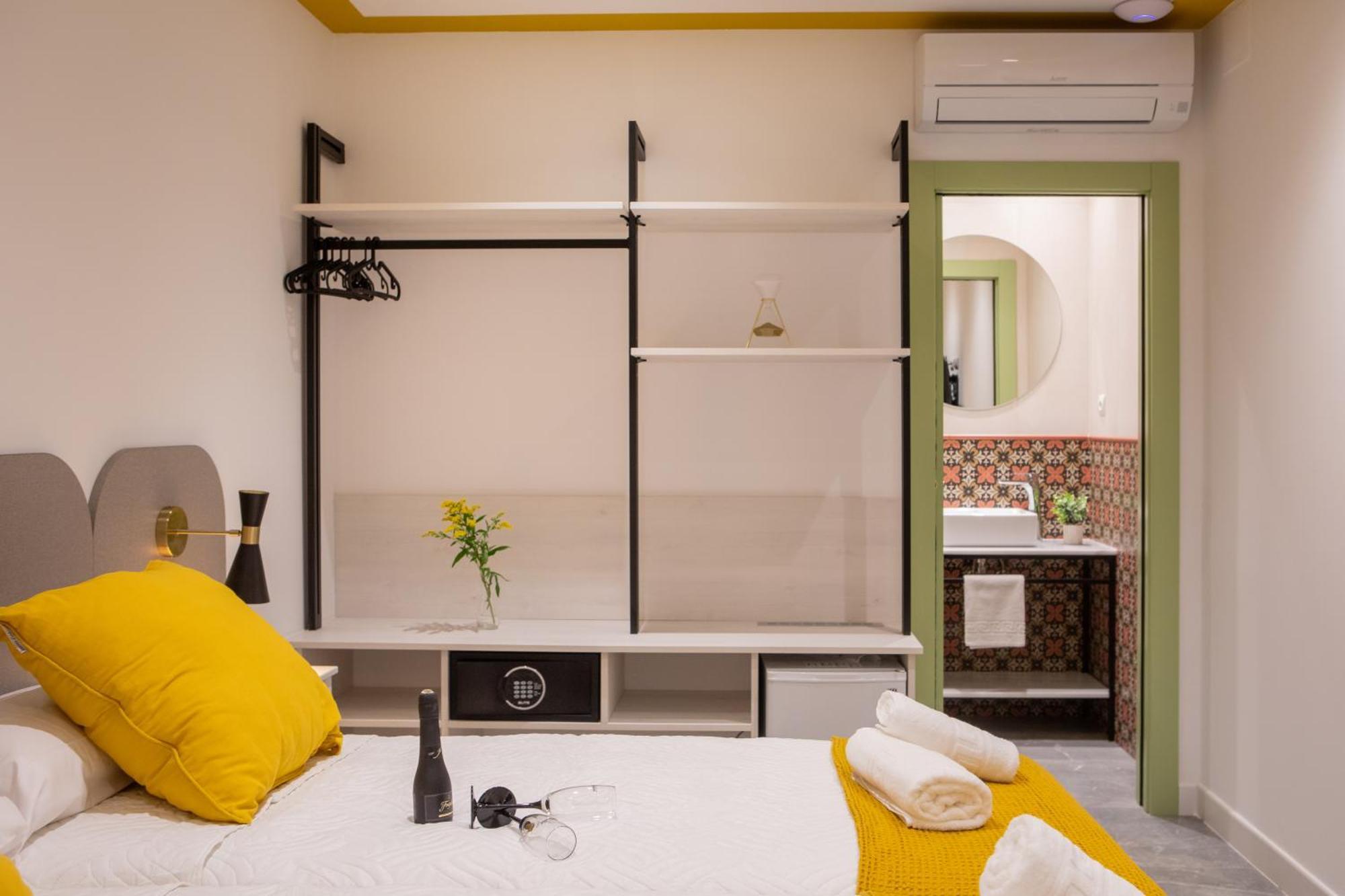 Boutique Rooms Playa Burriana Nerja Exterior photo