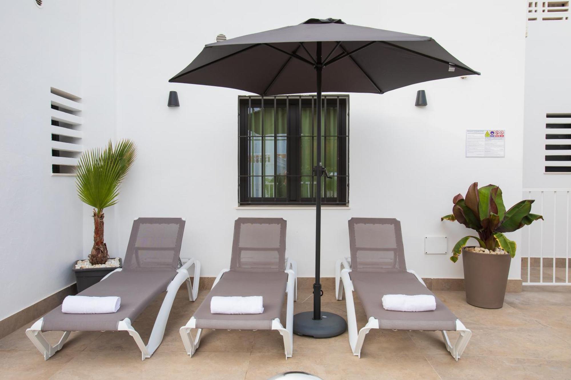 Boutique Rooms Playa Burriana Nerja Exterior photo