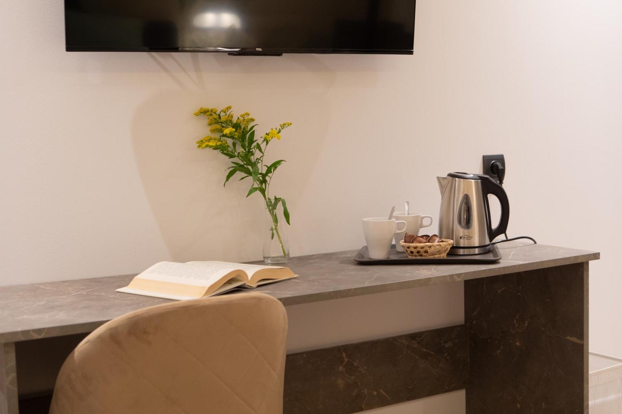 Boutique Rooms Playa Burriana Nerja Exterior photo