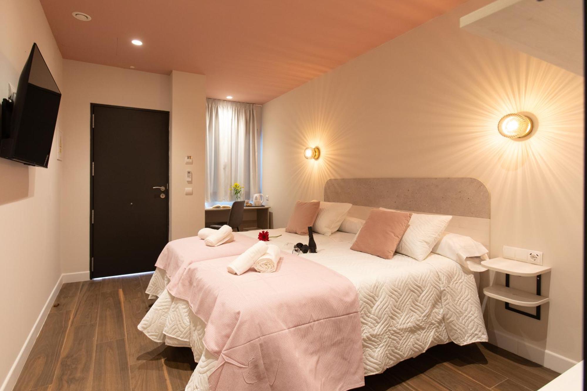 Boutique Rooms Playa Burriana Nerja Exterior photo